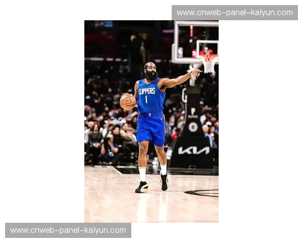 哈登连续胯下衔接鲨鱼步,成功调动防守重心后中投命中 哈登连续胯下衔接鲨鱼步,成功调动防守重心后中投命中